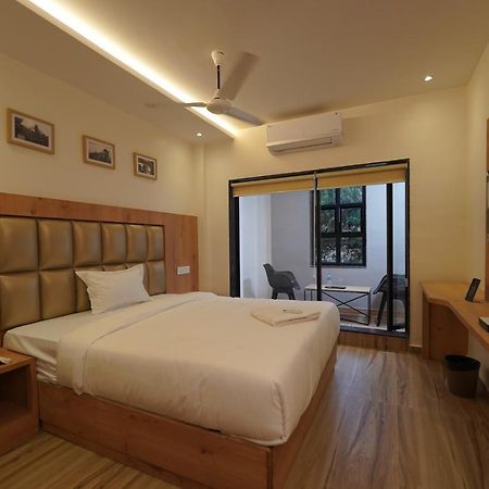 Southern Residency Kochi Buitenkant foto