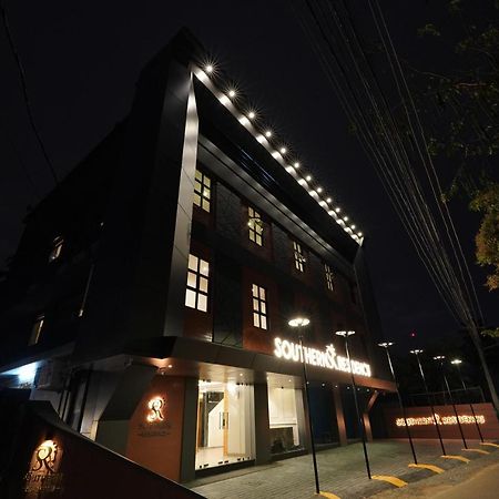 Southern Residency Kochi Buitenkant foto