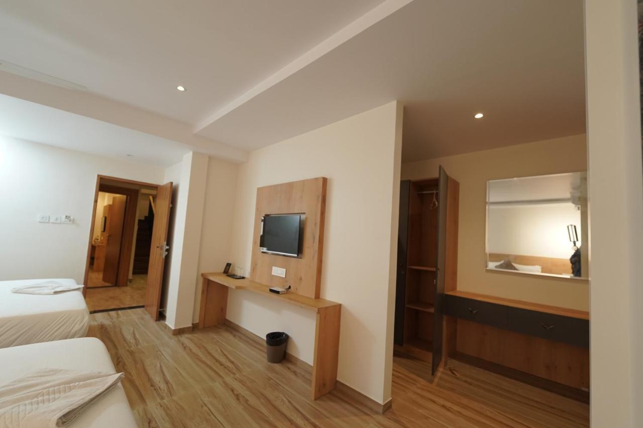 Southern Residency Kochi Buitenkant foto