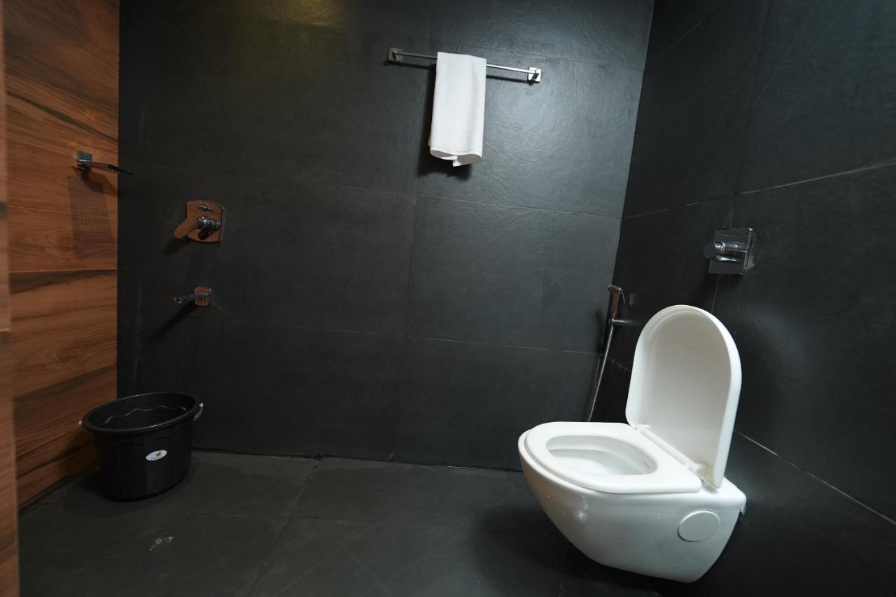 Southern Residency Kochi Buitenkant foto